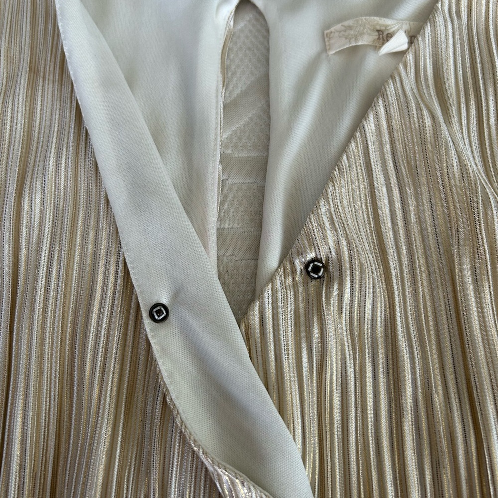 Rewind Elegant Gold Pleated Romper - Picture 5 of 12